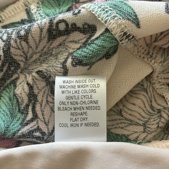 Candie's | Y2K: Multicolored Pink Flirty Floral Strap Wrap Romper Dress, Size M - Picture 13 of 14